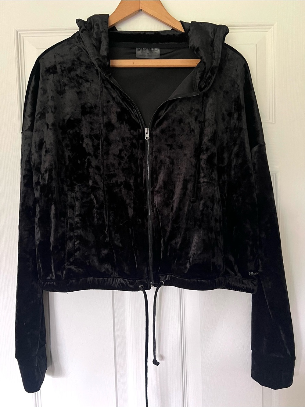 Betsey Johnson Women's Black Velvet Zip-Front Hoodie Jacket - M